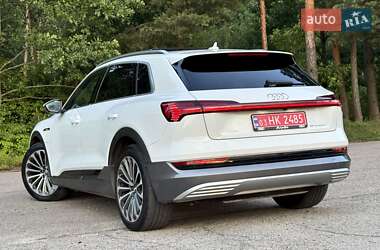 Внедорожник / Кроссовер Audi e-tron 2019 в 