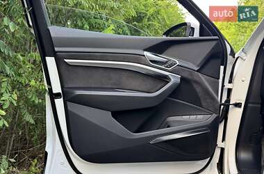 Внедорожник / Кроссовер Audi e-tron 2019 в 