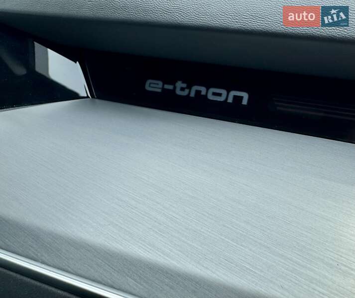Позашляховик / Кросовер Audi e-tron 2020 в Рівному