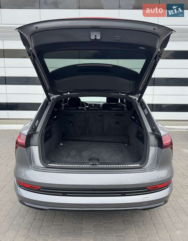 Позашляховик / Кросовер Audi e-tron 2020 в Рівному