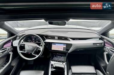 Внедорожник / Кроссовер Audi e-tron 2020 в 