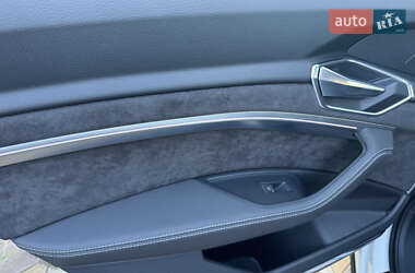 Позашляховик / Кросовер Audi e-tron 2019 в 