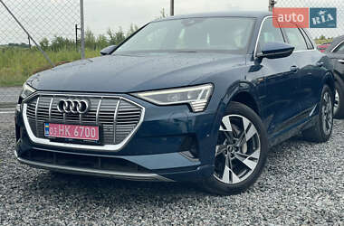 Внедорожник / Кроссовер Audi e-tron 2021 в 