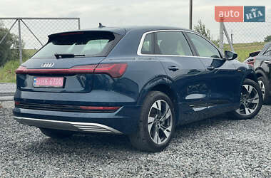 Внедорожник / Кроссовер Audi e-tron 2021 в 