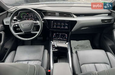 Внедорожник / Кроссовер Audi e-tron 2021 в 