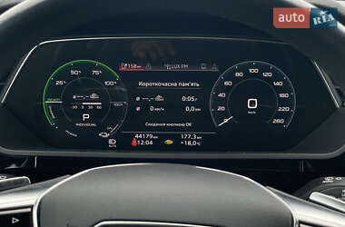 Внедорожник / Кроссовер Audi e-tron 2021 в 