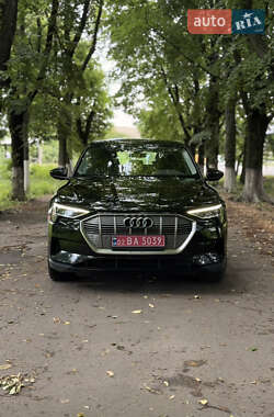 Внедорожник / Кроссовер Audi e-tron 2019 в Киеве