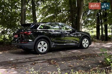 Позашляховик / Кросовер Audi e-tron 2019 в 