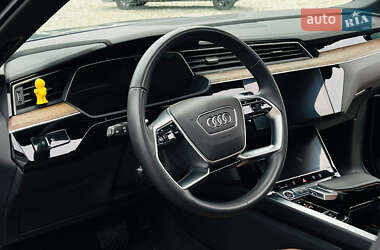 Внедорожник / Кроссовер Audi e-tron 2021 в 