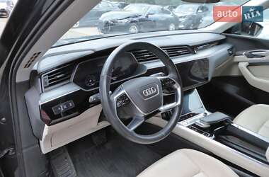 Позашляховик / Кросовер Audi e-tron 2019 в 