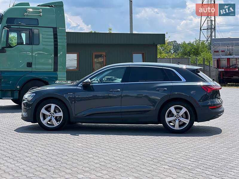 Внедорожник / Кроссовер Audi e-tron 2022 в Виннице