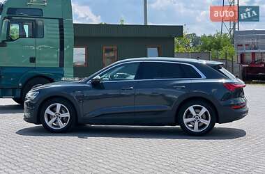 Внедорожник / Кроссовер Audi e-tron 2022 в 