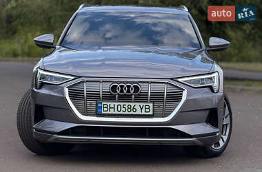 Позашляховик / Кросовер Audi e-tron 2019 в 