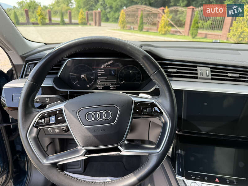 Внедорожник / Кроссовер Audi e-tron 2019 в Сваляве