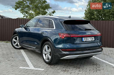 Внедорожник / Кроссовер Audi e-tron 2020 в 