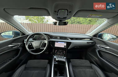 Внедорожник / Кроссовер Audi e-tron 2020 в 