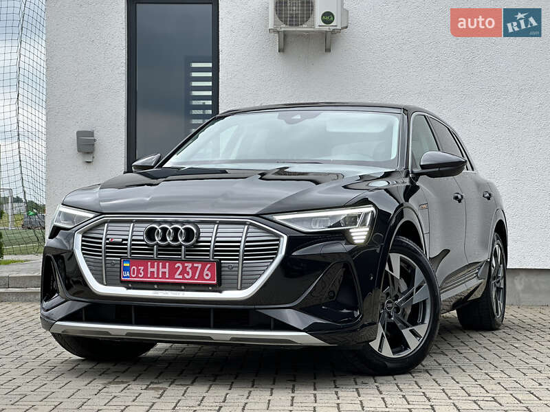 Внедорожник / Кроссовер Audi e-tron 2023 в 
