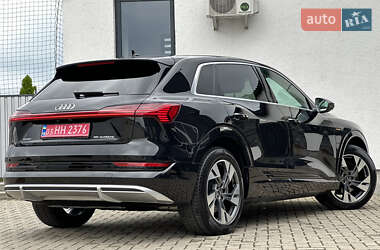 Внедорожник / Кроссовер Audi e-tron 2023 в 