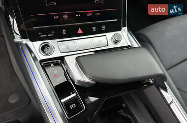 Внедорожник / Кроссовер Audi e-tron 2023 в 