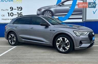 Внедорожник / Кроссовер Audi e-tron 2021 в 
