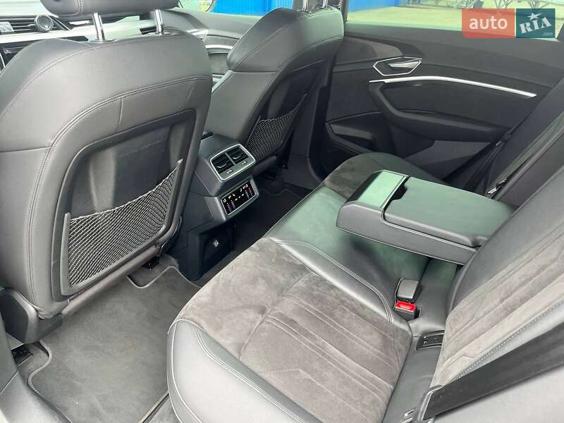 Внедорожник / Кроссовер Audi e-tron 2021 в Киеве