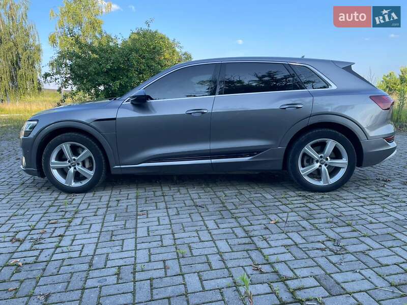 Внедорожник / Кроссовер Audi e-tron 2019 в Львове