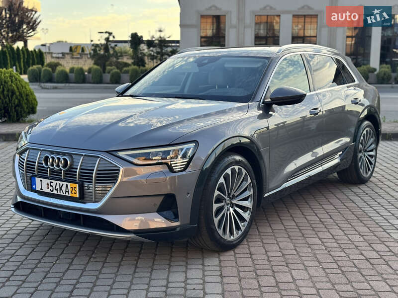 Внедорожник / Кроссовер Audi e-tron 2019 в 