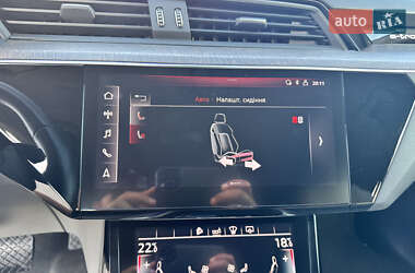 Внедорожник / Кроссовер Audi e-tron 2019 в 