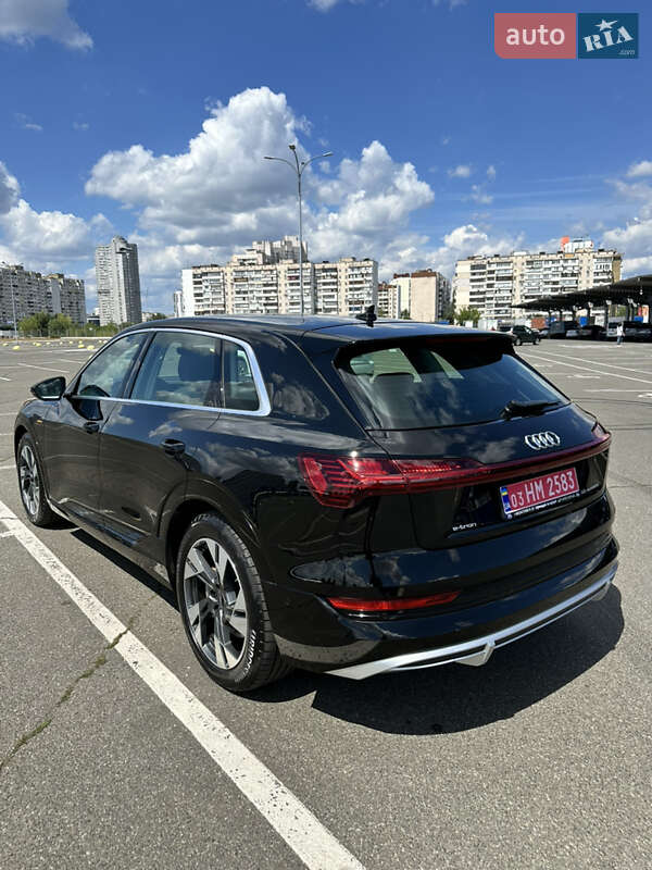 Внедорожник / Кроссовер Audi e-tron 2023 в Киеве