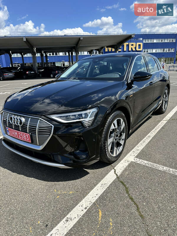 Внедорожник / Кроссовер Audi e-tron 2023 в Киеве