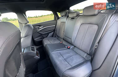 Внедорожник / Кроссовер Audi e-tron 2022 в 