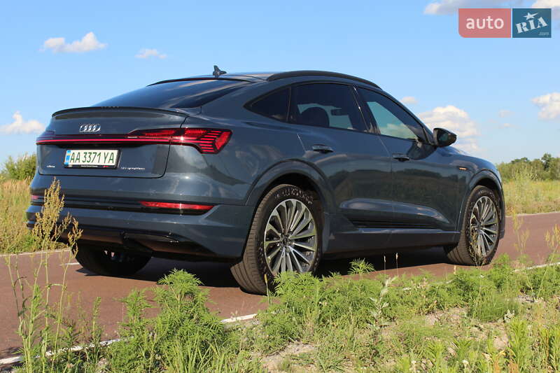 Внедорожник / Кроссовер Audi e-tron 2022 в Киеве