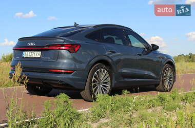 Внедорожник / Кроссовер Audi e-tron 2022 в 