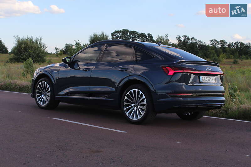 Внедорожник / Кроссовер Audi e-tron 2022 в Киеве