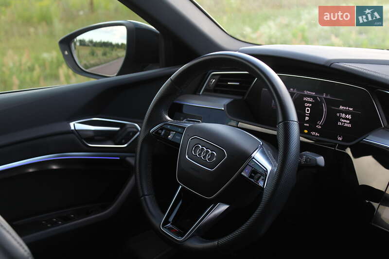 Внедорожник / Кроссовер Audi e-tron 2022 в Киеве