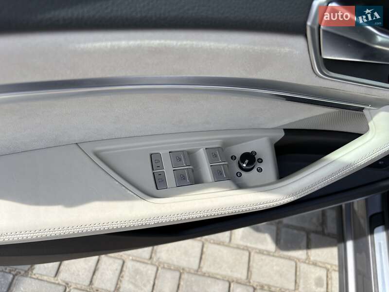 Позашляховик / Кросовер Audi e-tron 2019 в Дрогобичі