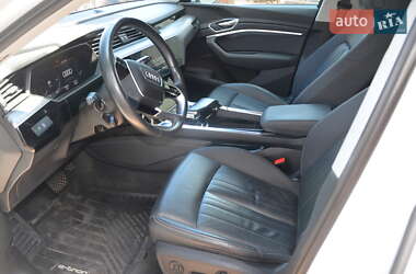 Внедорожник / Кроссовер Audi e-tron 2020 в 