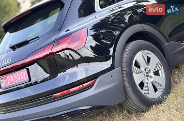 Внедорожник / Кроссовер Audi e-tron 2019 в 