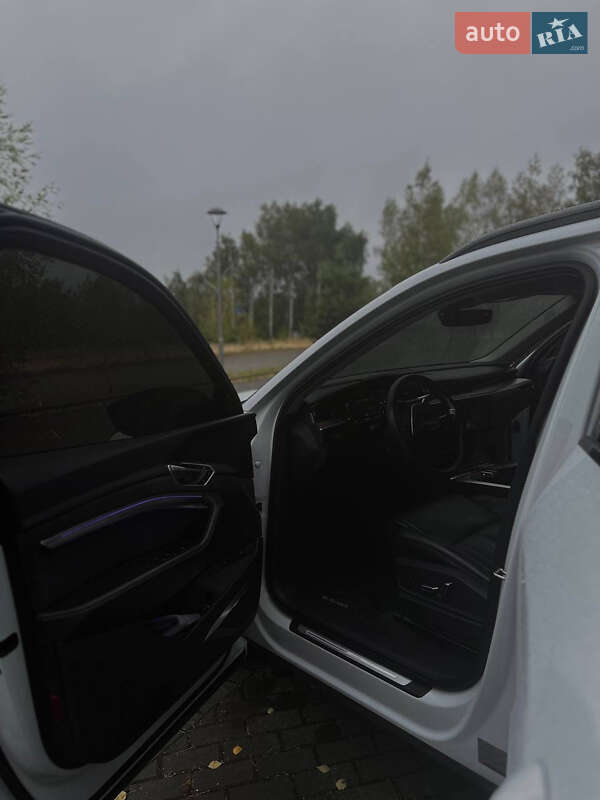 Внедорожник / Кроссовер Audi e-tron 2019 в Дрогобыче