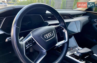 Внедорожник / Кроссовер Audi e-tron 2020 в 