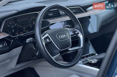 Внедорожник / Кроссовер Audi e-tron 2019 в 