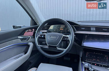 Внедорожник / Кроссовер Audi e-tron 2019 в 