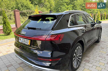 Внедорожник / Кроссовер Audi e-tron 2020 в 