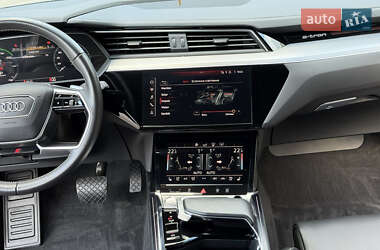 Внедорожник / Кроссовер Audi e-tron 2020 в 