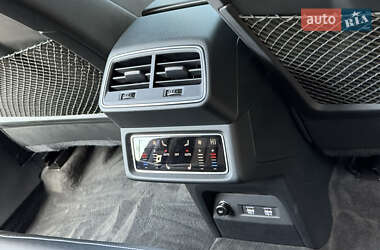 Внедорожник / Кроссовер Audi e-tron 2020 в 
