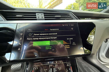 Внедорожник / Кроссовер Audi e-tron 2020 в 