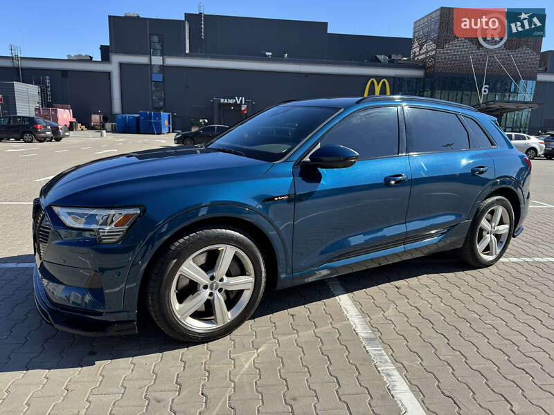 Внедорожник / Кроссовер Audi e-tron 2019 в Киеве