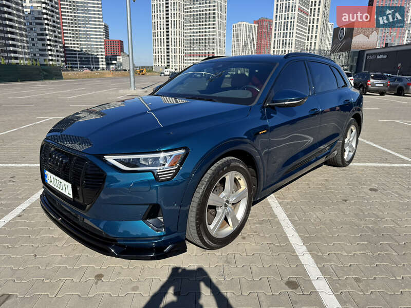 Внедорожник / Кроссовер Audi e-tron 2019 в Киеве