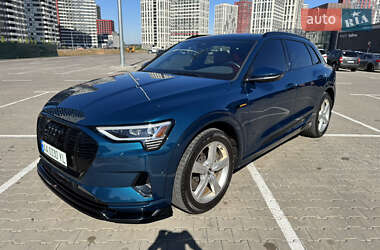 Внедорожник / Кроссовер Audi e-tron 2019 в 