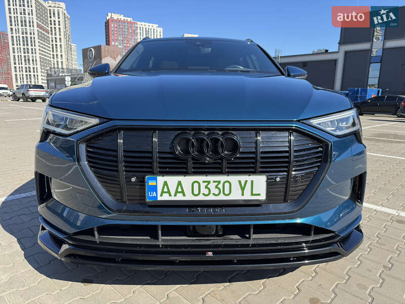 Внедорожник / Кроссовер Audi e-tron 2019 в Киеве